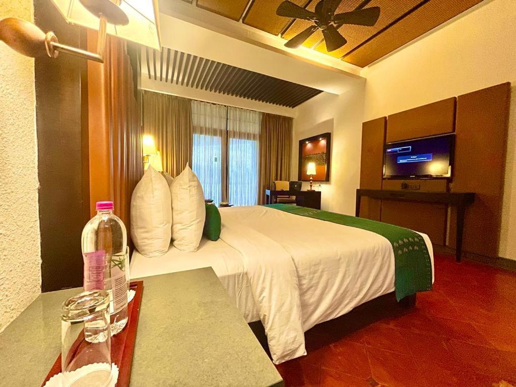 Plumeria Lake Resort & Spa Vayalar Экстерьер фото